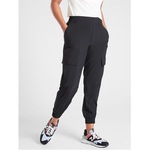 NWOT Athleta Chelsea Utility Jogger Pant Black